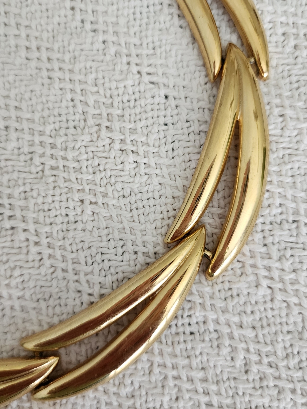 Vintage Modernist Gold Tone Choker & Bracelet Set | Bold Leaf Swirl Link - Picture 2 of 7